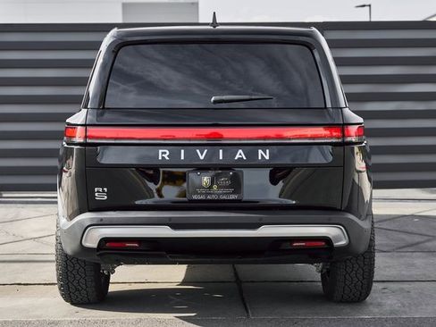 Used 2025 Rivian R1S Adventure image 18