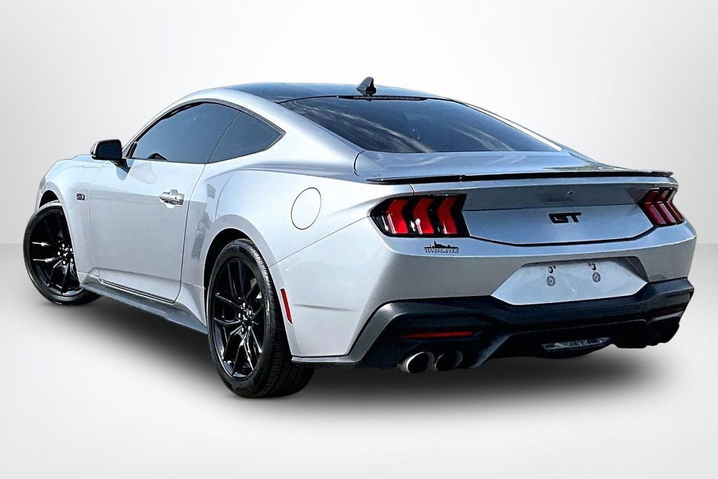Used 2025 Ford Mustang GT Premium RWD image 5