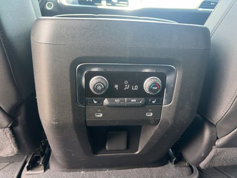 Used 2024 Chevrolet Tahoe Z71 w/ Luxury Package AWD/4WD image 27