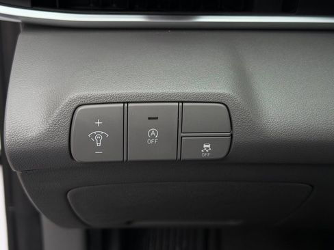 Certified 2025 Hyundai Elantra SE w/ Cargo Package image 22