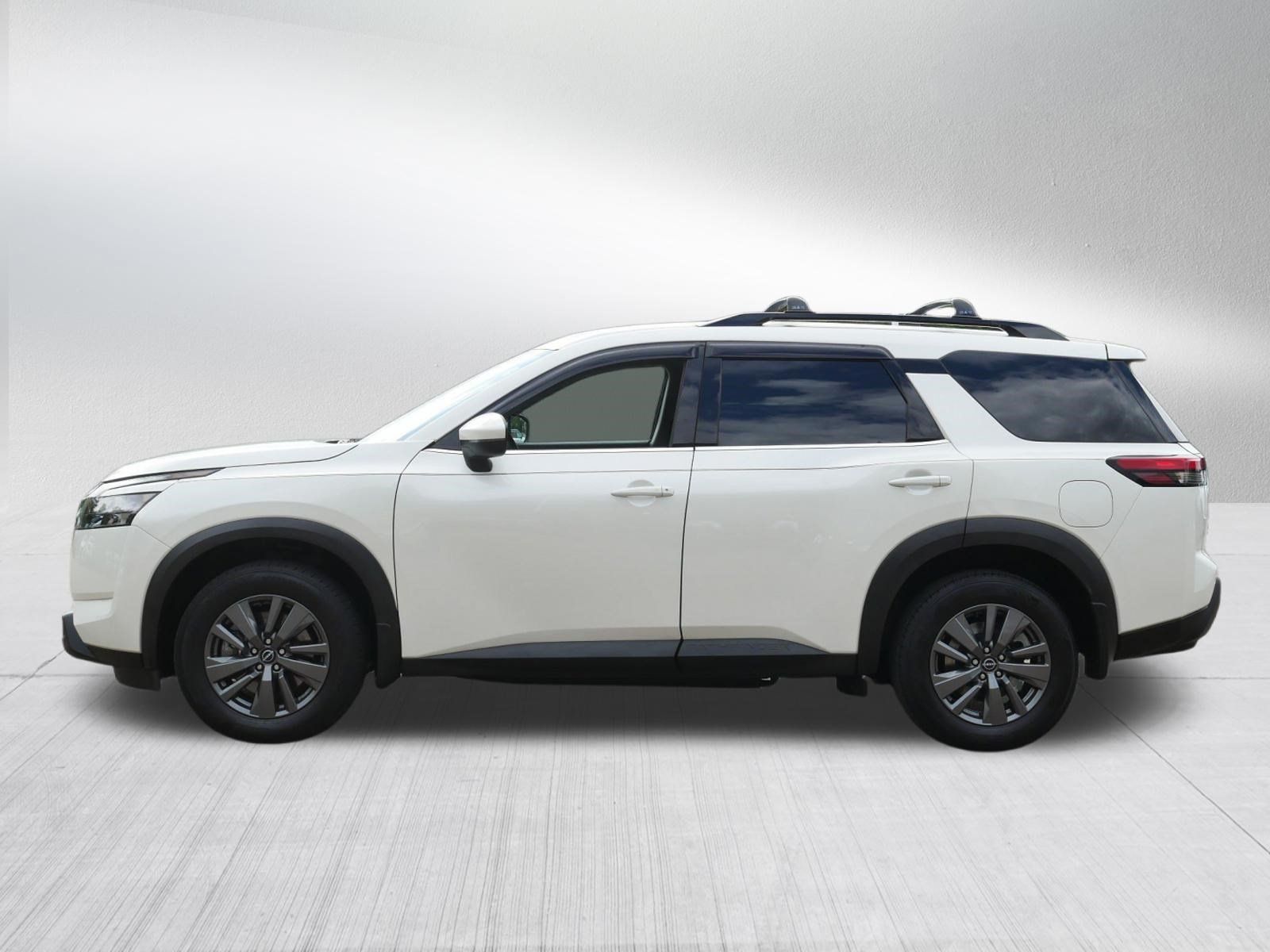 Certified 2024 Nissan Pathfinder SV AWD/4WD image 4