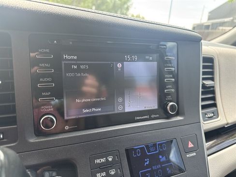 Used 2018 Toyota Sienna XLE w/ XLE Navigation Package AWD/4WD image 38