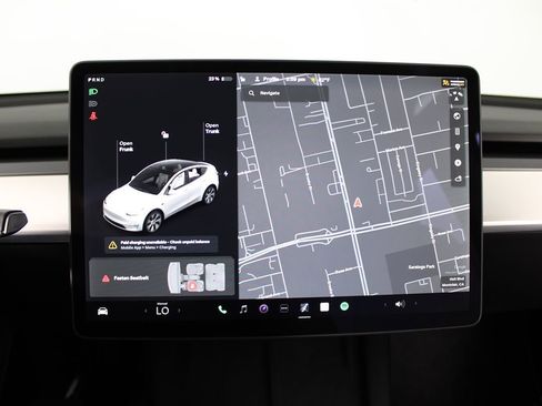 Used 2021 Tesla Model Y Long Range image 12