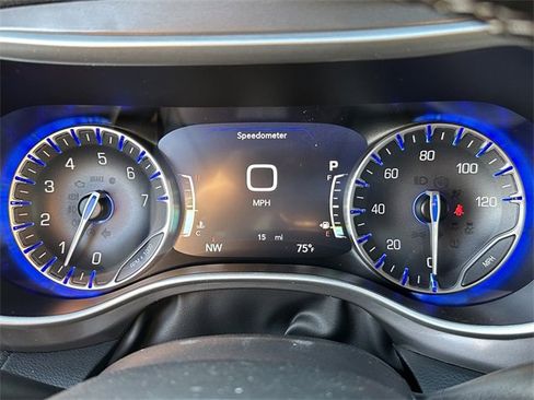 New 2025 Chrysler Pacifica Select image 36