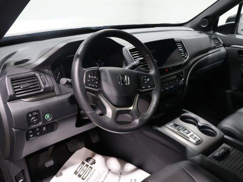 Used 2023 Honda Passport TrailSport image 14