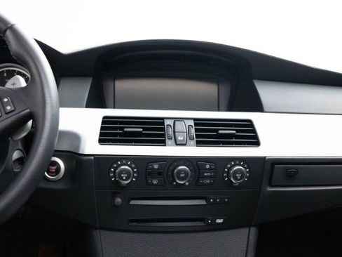 Used 2006 BMW M5 image 24