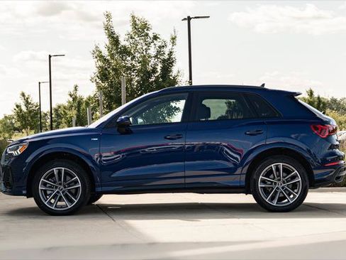 Certified 2025 Audi Q3 2.0T Premium w/ Convenience Package AWD/4WD image 6