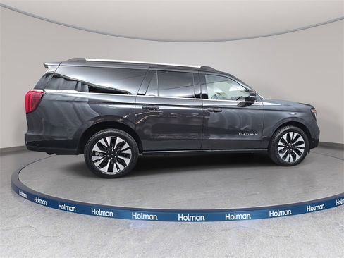 Used 2025 Ford Expedition Max Platinum w/ Driver's Package image 5