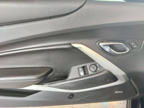 Used 2017 Chevrolet Camaro LT w/ Technology Package image 7