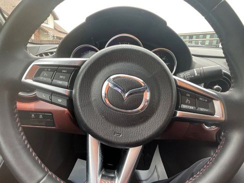 Used 2019 MAZDA MX-5 Miata RF Grand Touring RWD image 15