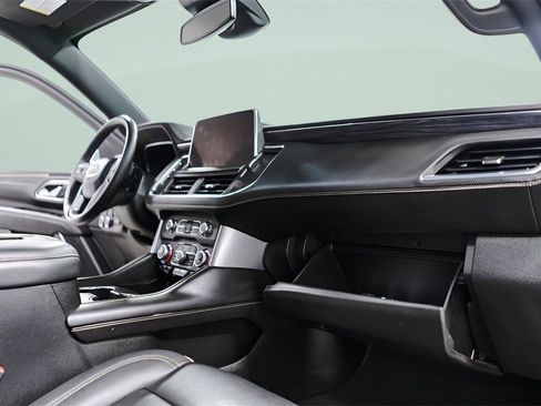 Used 2023 GMC Yukon SLT w/ SLT Luxury Package image 38