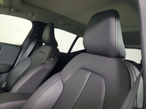 Certified 2026 Volvo XC40 B5 Core w/ Climate Package image 25