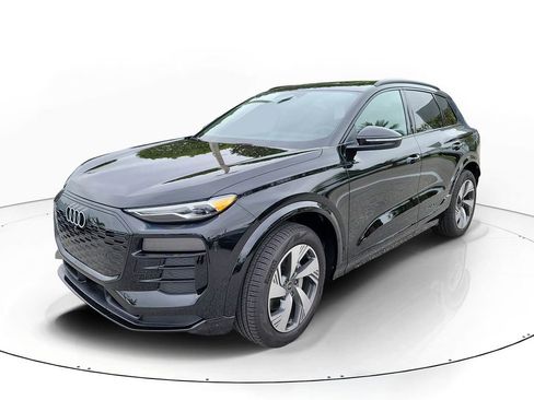 New 2025 Audi Q6 e-tron Premium image 2