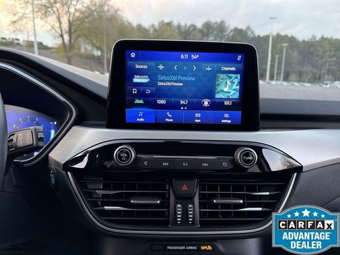 Used 2022 Ford Escape SEL w/ Technology Package image 18