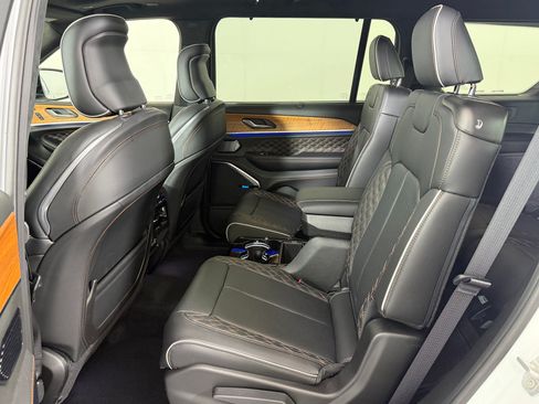 Used 2025 Jeep Grand Cherokee L Summit AWD/4WD image 25