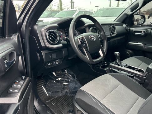 Used 2023 Toyota Tacoma TRD Off-Road image 7