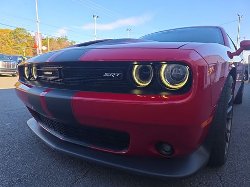 Used 2016 Dodge Challenger SRT w/ Technology Group image 12