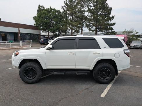 Used 2017 Toyota 4Runner SR5 Premium AWD/4WD image 9