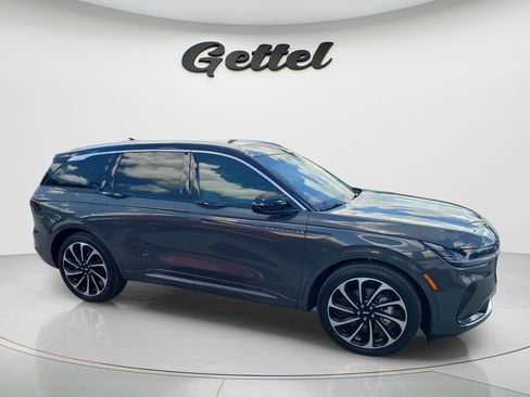 Used 2024 Lincoln Nautilus Black Label AWD/4WD image 4