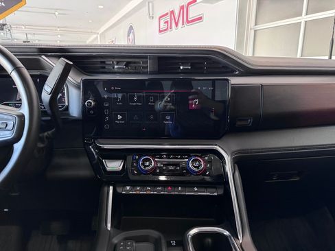 Certified 2024 GMC Sierra 2500 Denali AWD/4WD image 21