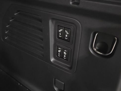 New 2026 Chevrolet Traverse RS image 10