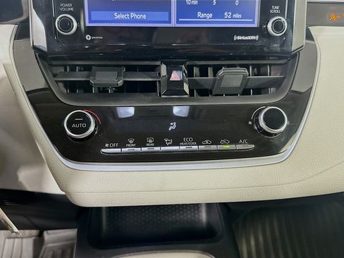 Used 2022 Toyota Corolla LE FWD image 22