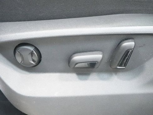 Used 2023 Volkswagen Atlas SE image 14