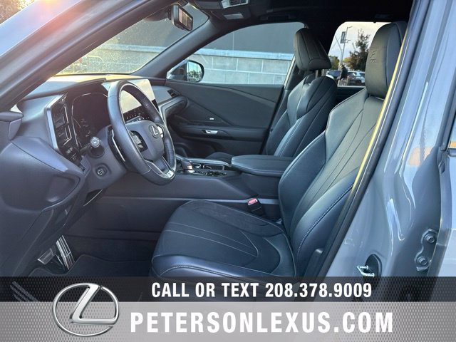 Used 2025 Lexus TX 500h AWD w/ Technology Package image 28
