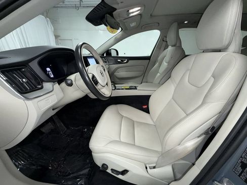 Used 2024 Volvo XC60 B5 Plus w/ Protection Package Premier AWD/4WD image 12