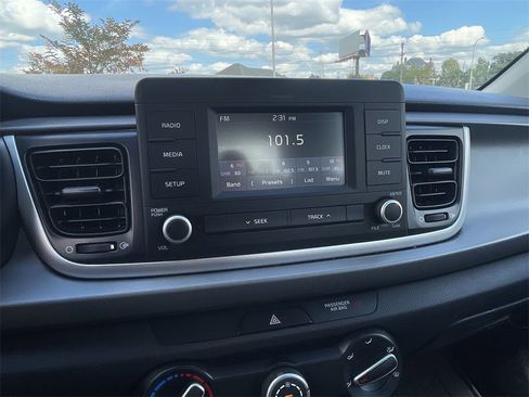 Used 2018 Kia Rio LX image 11