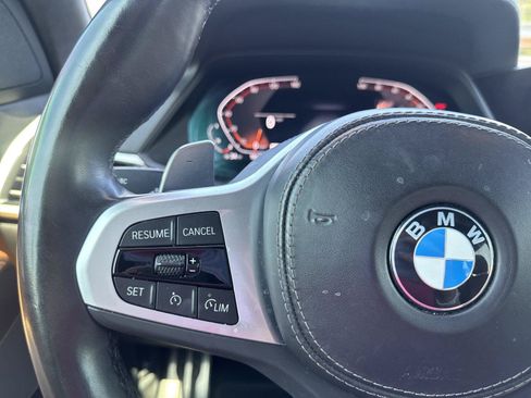 Used 2022 BMW X7 xDrive40i w/ M Sport Package AWD/4WD image 16