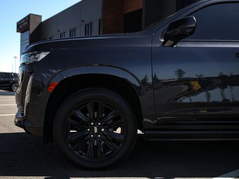 Used 2023 Cadillac Escalade ESV Sport w/ Touring Package AWD/4WD image 11