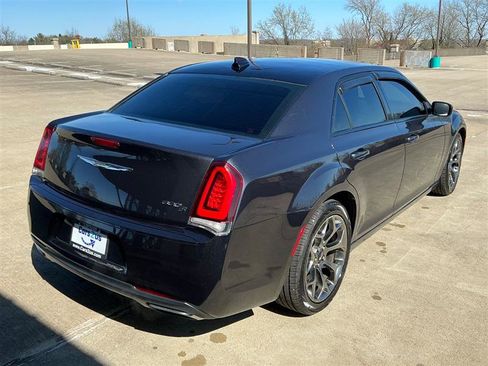 Used 2015 Chrysler 300 S image 6