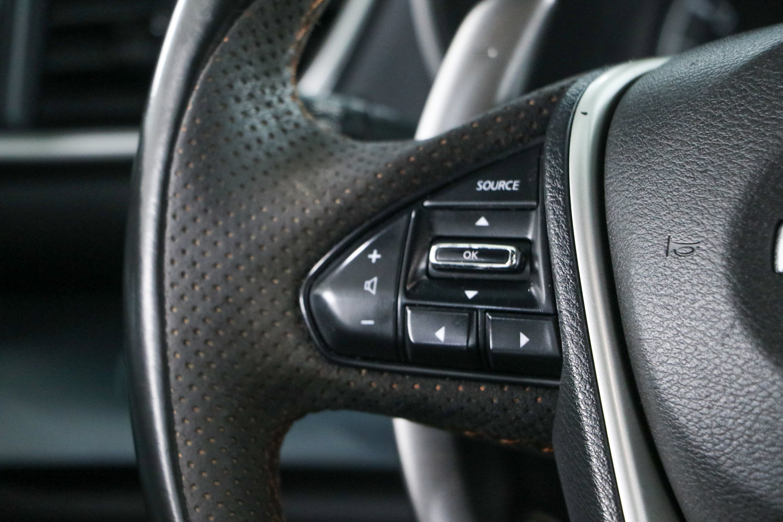 Used 2021 Nissan Maxima SR w/ Sport Mat Group FWD image 13
