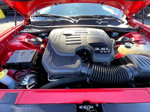 Certified 2022 Dodge Challenger SXT image 9