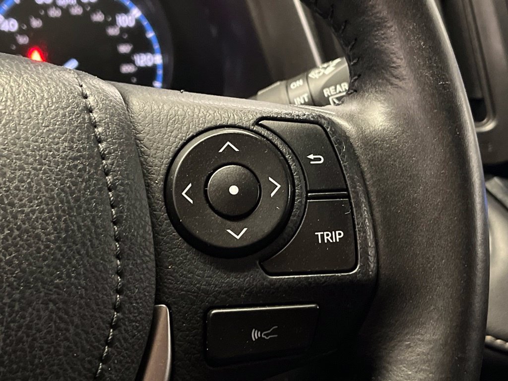 Used 2017 Toyota RAV4 XLE AWD/4WD image 25