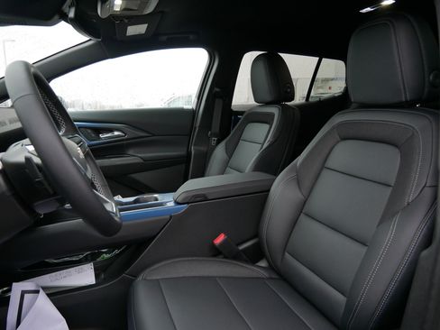 New 2026 Chevrolet Equinox EV LT image 4