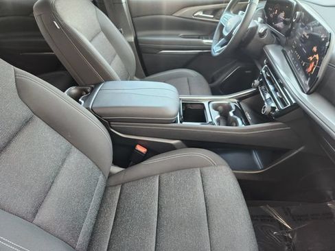 Used 2024 Chevrolet Traverse LT w/ Enhanced Driving Package FWD image 19