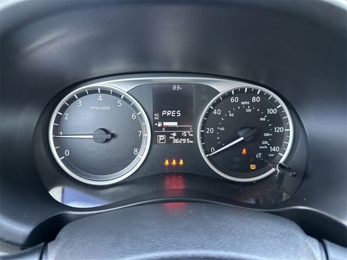 Certified 2022 Nissan Kicks S image 15