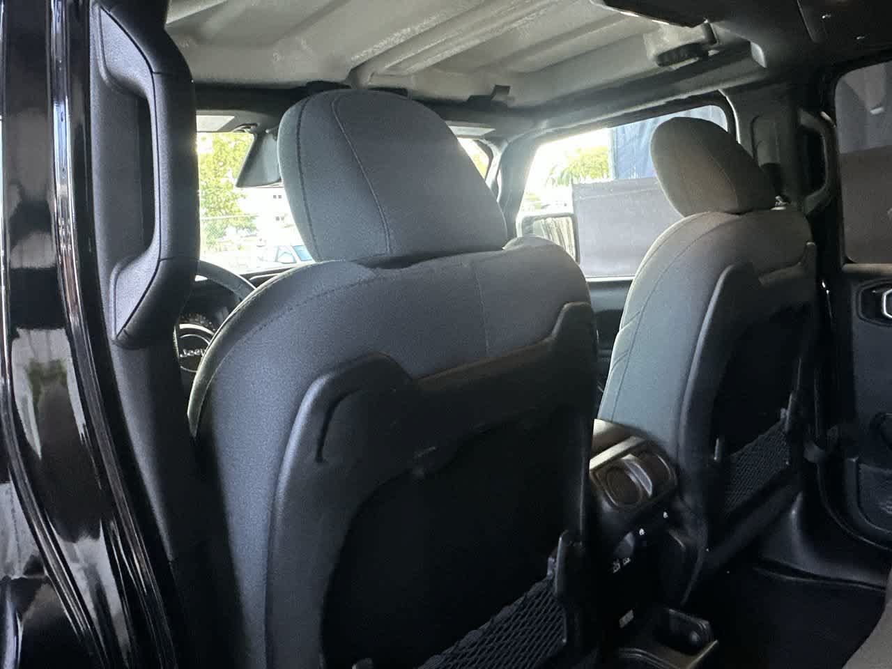 Used 2026 Jeep Wrangler Unlimited Rubicon AWD/4WD image 23