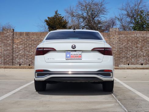 Used 2024 Volkswagen Jetta SEL image 7