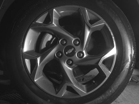 Used 2025 Chevrolet Trax LT w/ LT Convenience Package image 14