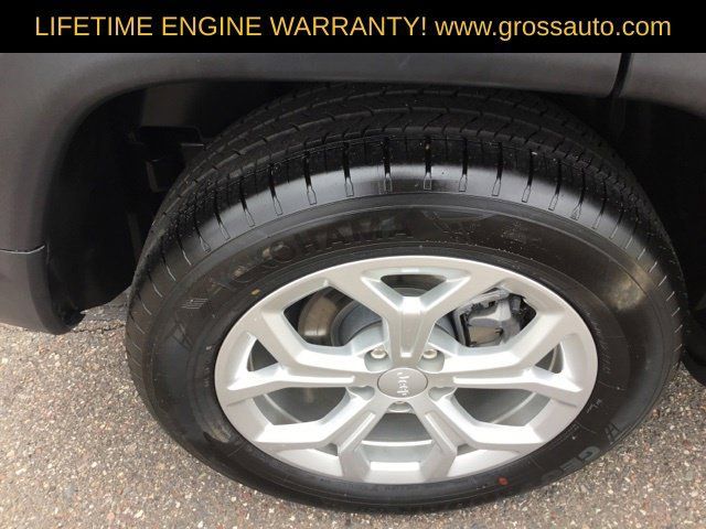 Used 2024 Jeep Compass Latitude AWD/4WD image 10