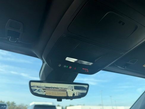 Used 2025 Chevrolet Equinox LT w/ Convenience Package II image 22