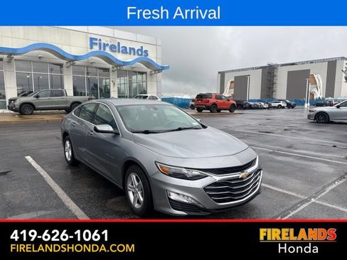 Used 2024 Chevrolet Malibu LT FWD image 3