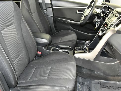 Used 2017 Hyundai Elantra GT image 37