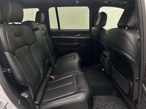 New 2026 Jeep Grand Cherokee Limited AWD/4WD image 15