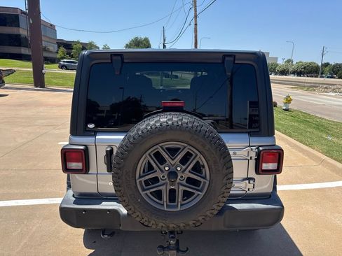 Used 2019 Jeep Wrangler Unlimited Sport AWD/4WD image 10