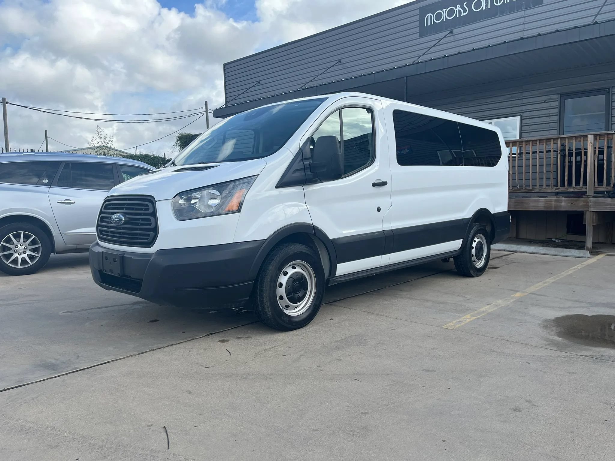 Used 2019 Ford Transit 150 XL RWD image 2
