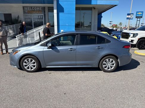 Used 2020 Toyota Corolla LE image 1